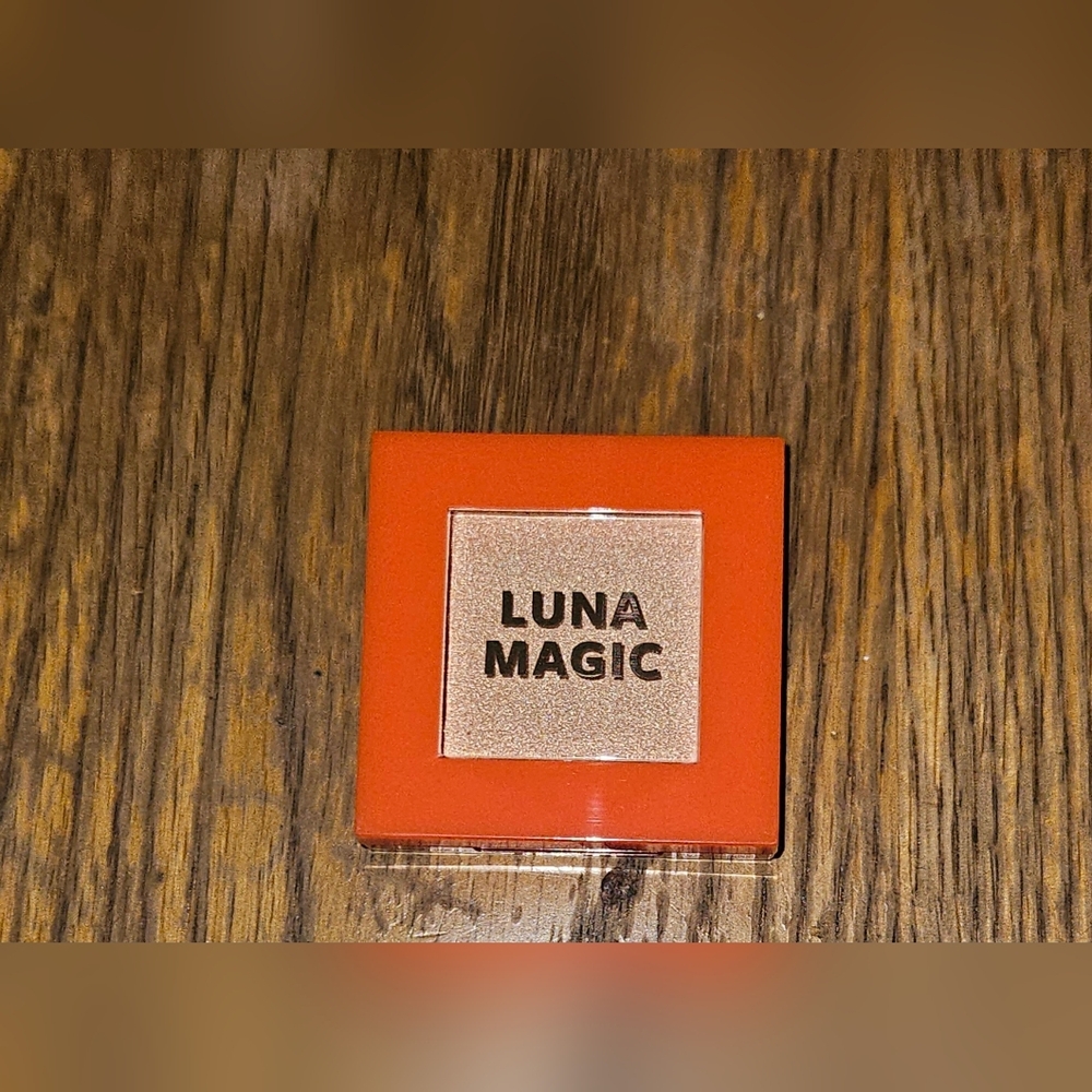 Luna Magic Highlighter In Tulum- Mini BNIB - Picture 2 of 5